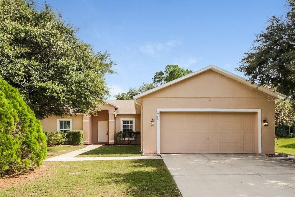 986 DERBYSHIRE DRIVE KISSIMMEE, FL 34758