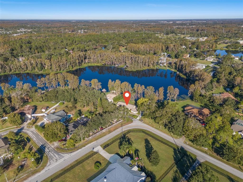 905 LAKE FULLER DRIVE LUTZ, FL 33548