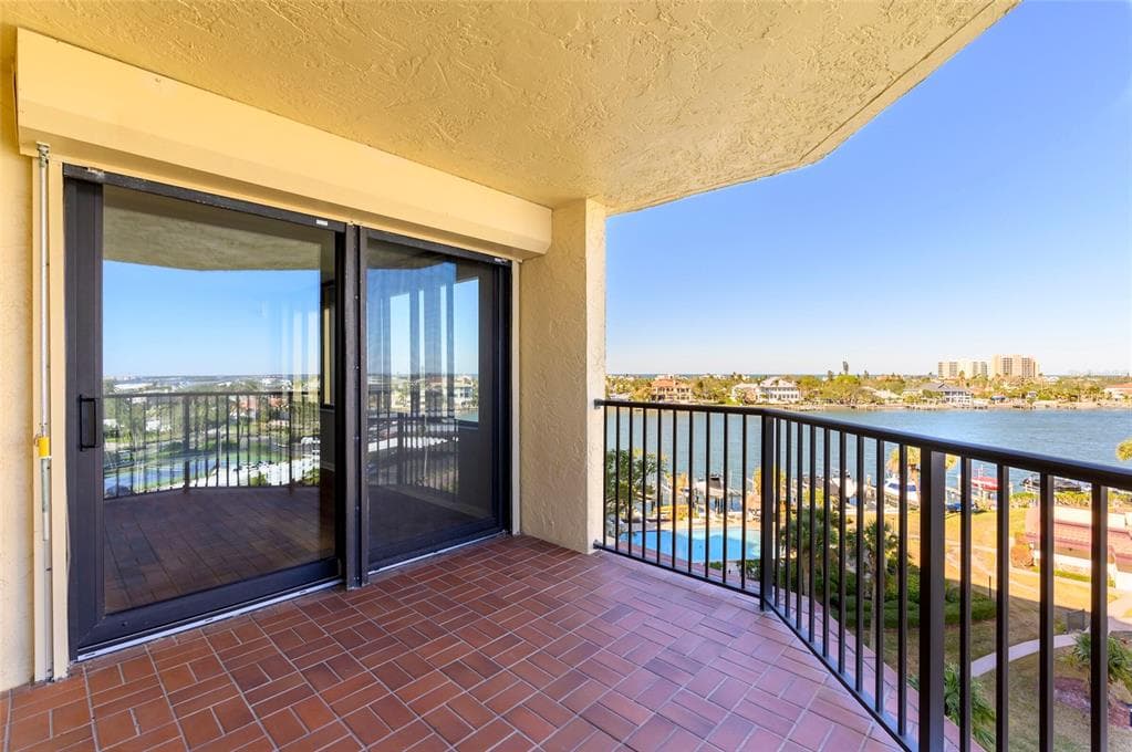 700 ISLAND WAY UNIT 605 CLEARWATER BEACH, FL 33767