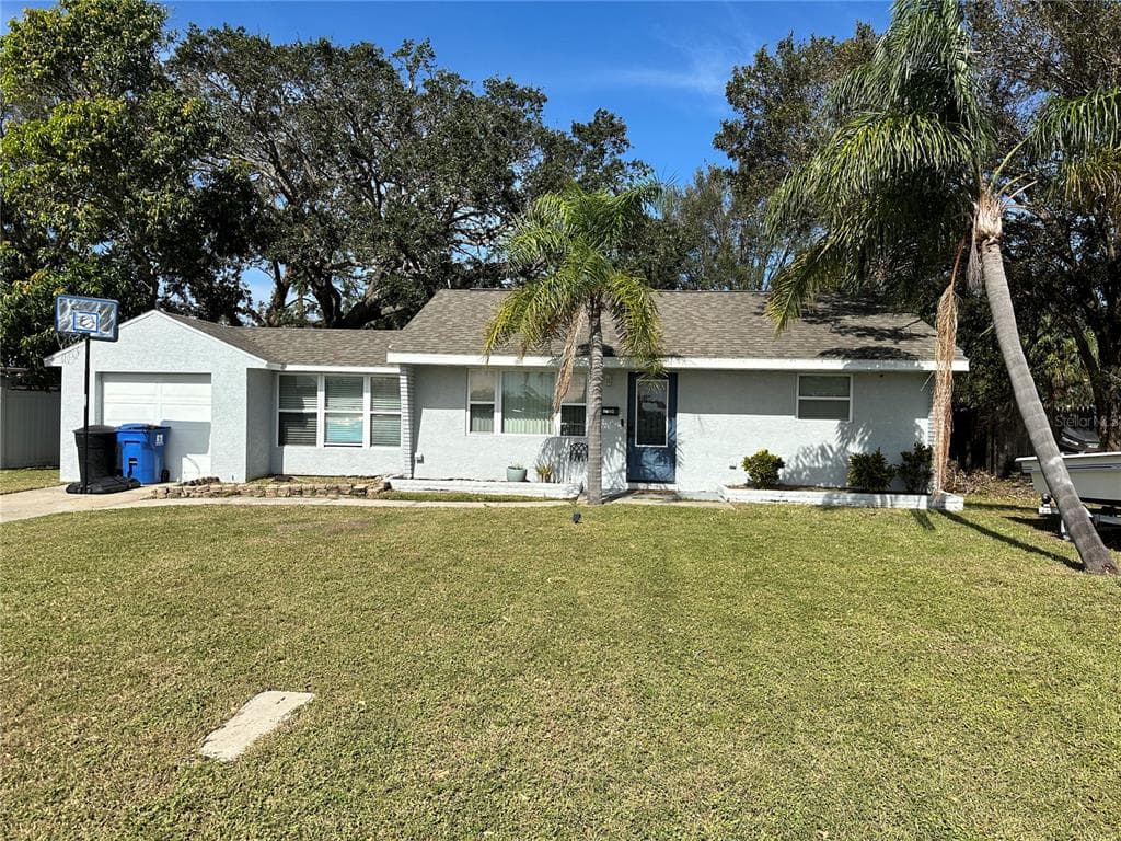 1104 WINCHESTER ROAD N ST PETERSBURG, FL 33710