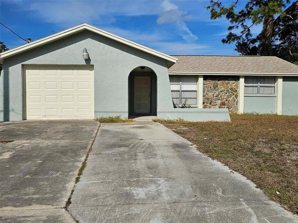 8627 LONGBOAT LANE HUDSON, FL 34667
