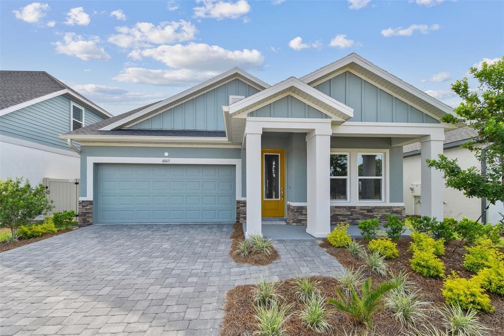 6063 SACRED OAK AVENUE MOUNT DORA, FL 32757
