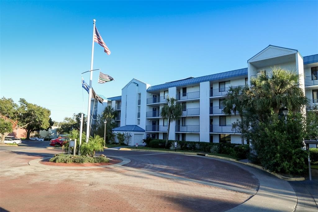 2424 W TAMPA BAY BOULEVARD UNIT L404 TAMPA, FL 33607