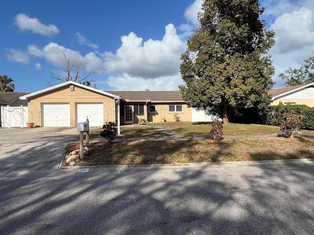 2509 HOLLIS DRIVE
