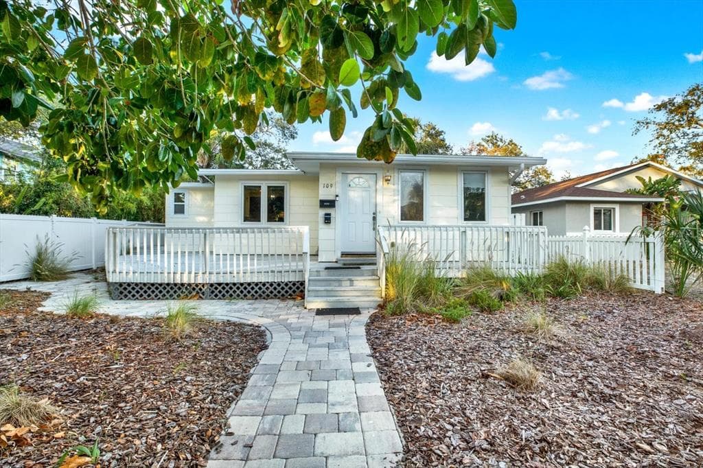 109 20TH AVENUE S ST PETERSBURG, FL 33705