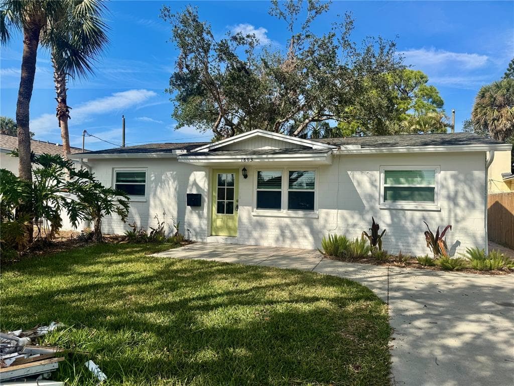 1863 NEW HAMPSHIRE AVENUE NE ST PETERSBURG, FL 33703