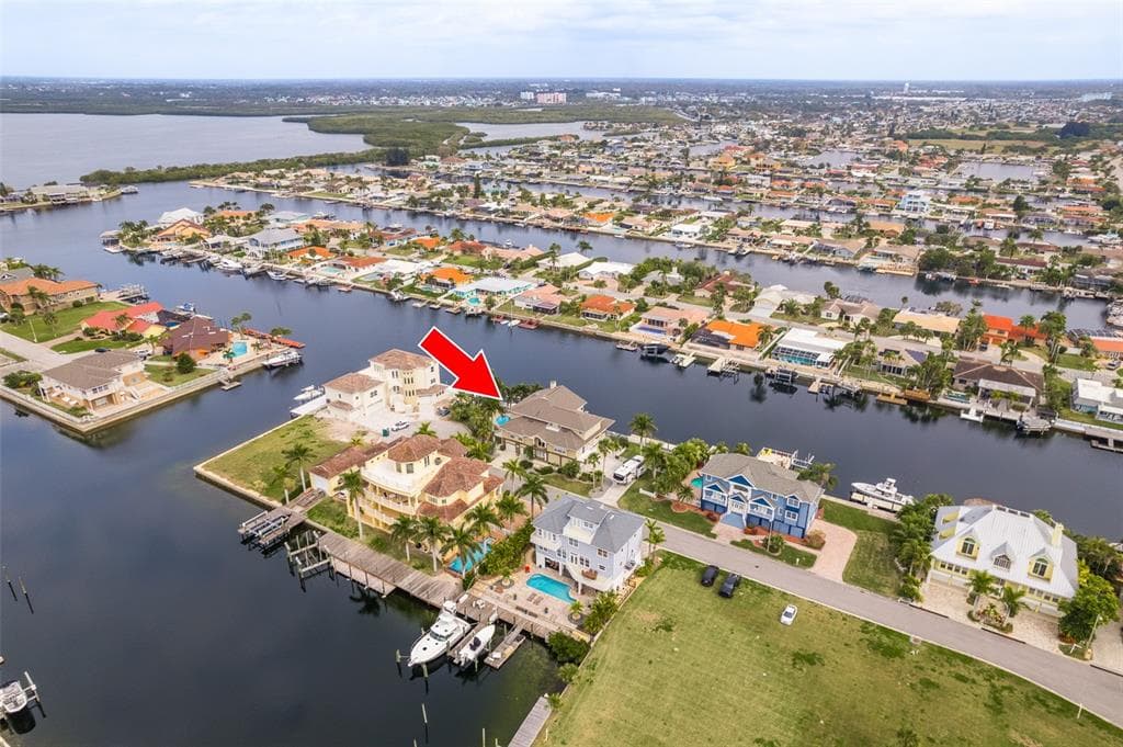 5406 CAPTAINS COURT NEW PORT RICHEY, FL 34652