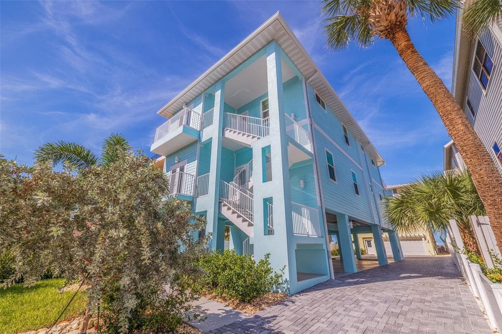 19914 GULF BOULEVARD UNIT 2 INDIAN SHORES, FL 33785