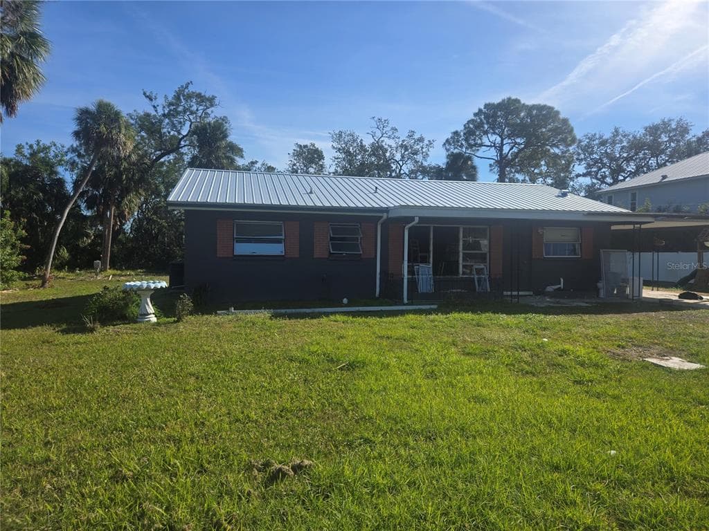215 17TH STREET NW RUSKIN, FL 33570