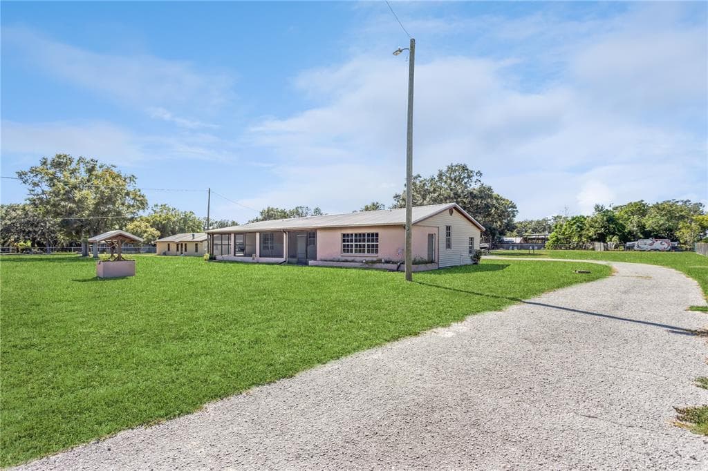 8705 MARY IVY DRIVE PLANT CITY, FL 33567