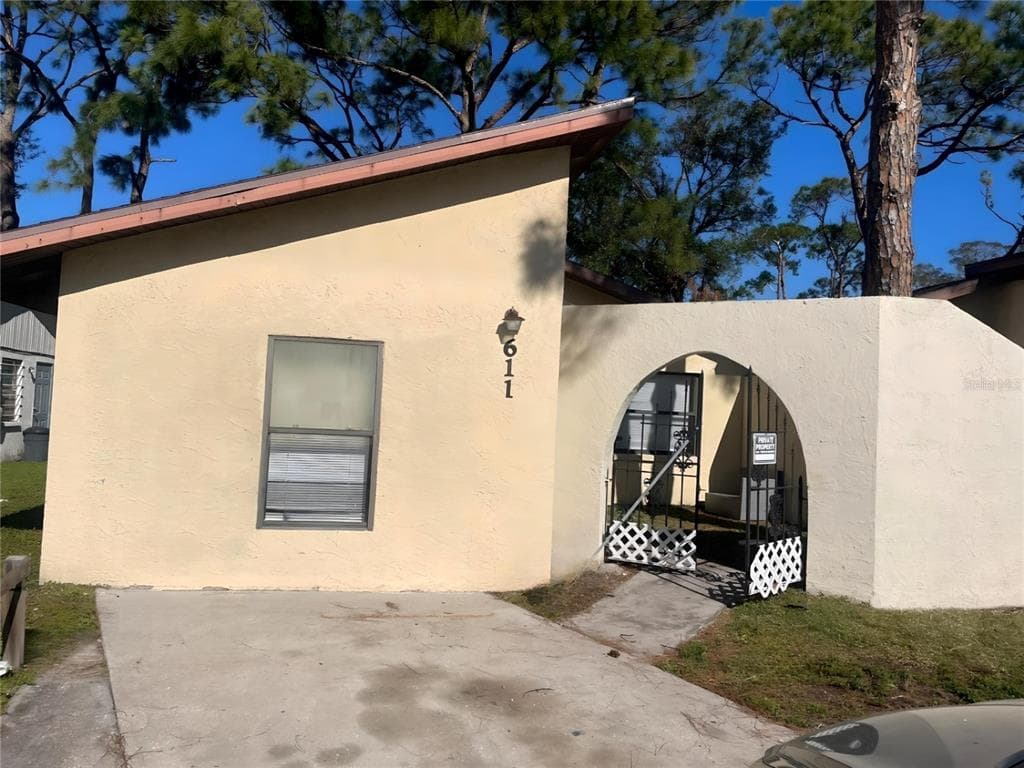 611 61ST AVENUE TERRACE E BRADENTON, FL 34203