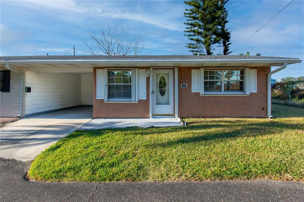 4987 JONQUIL PLACE N PINELLAS PARK, FL 33782