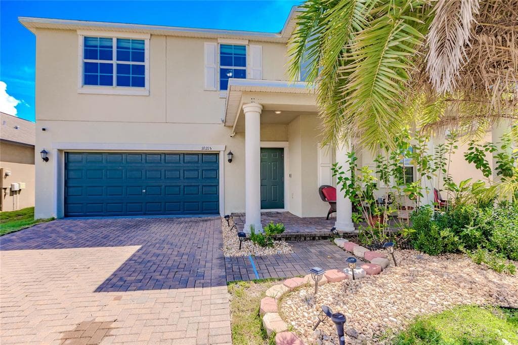 10215 COUNT FLEET DRIVE RUSKIN, FL 33573