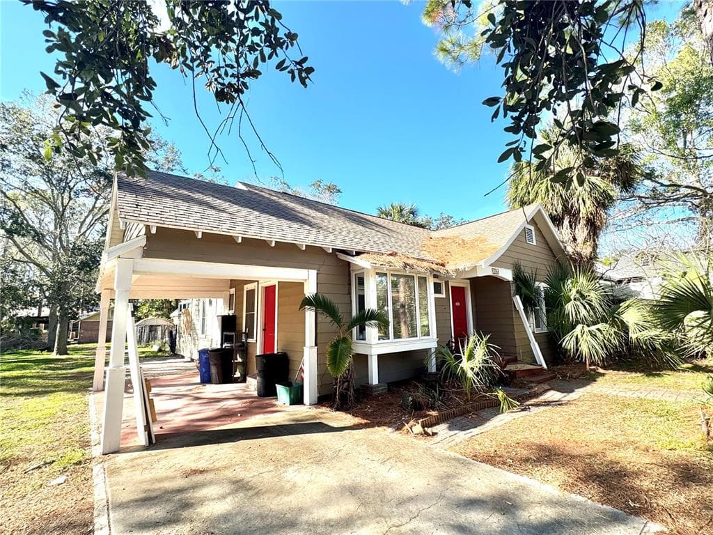 216 BANANA ST STREET TARPON SPRINGS, FL 34689