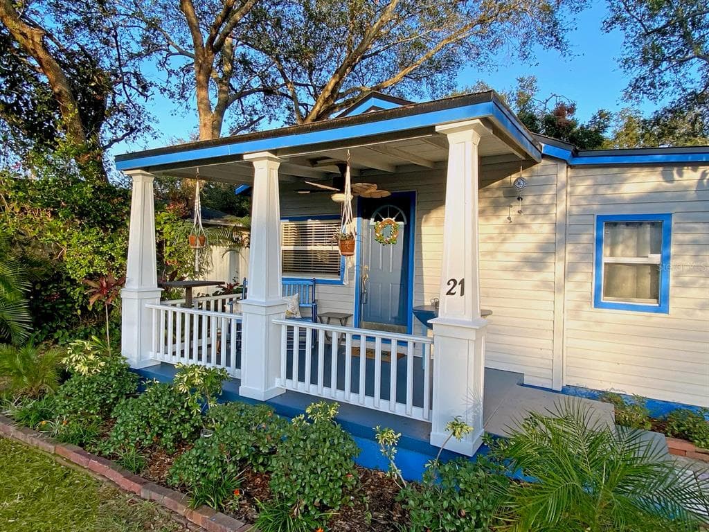 21 HIGHLAND AVENUE DUNEDIN, FL 34698