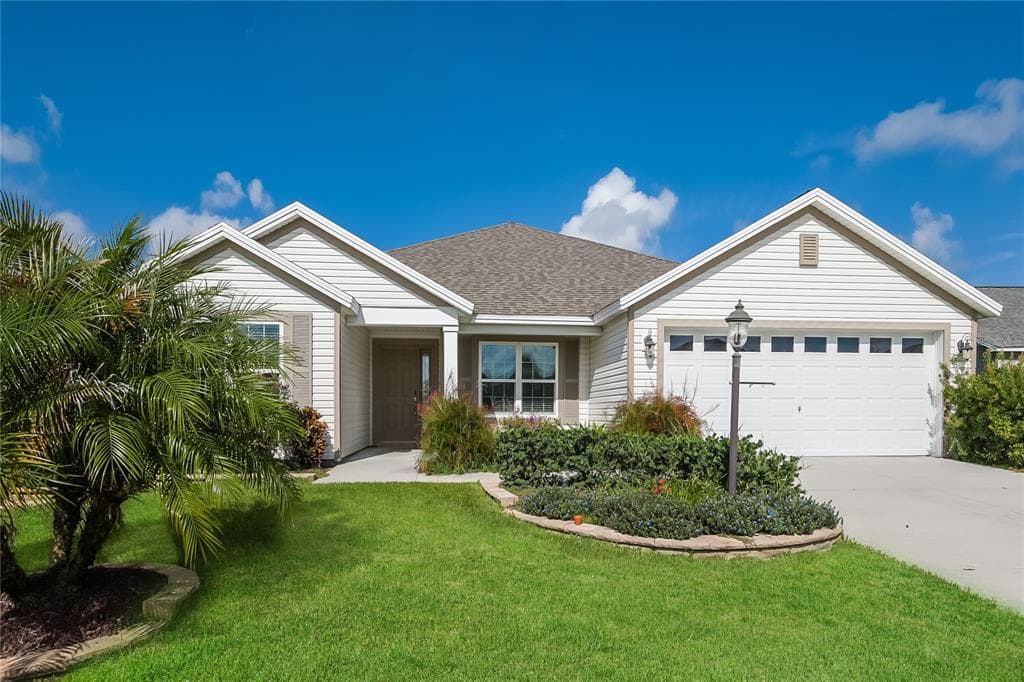 5638 CEDAR WAXWING DRIVE THE VILLAGES, FL 32163