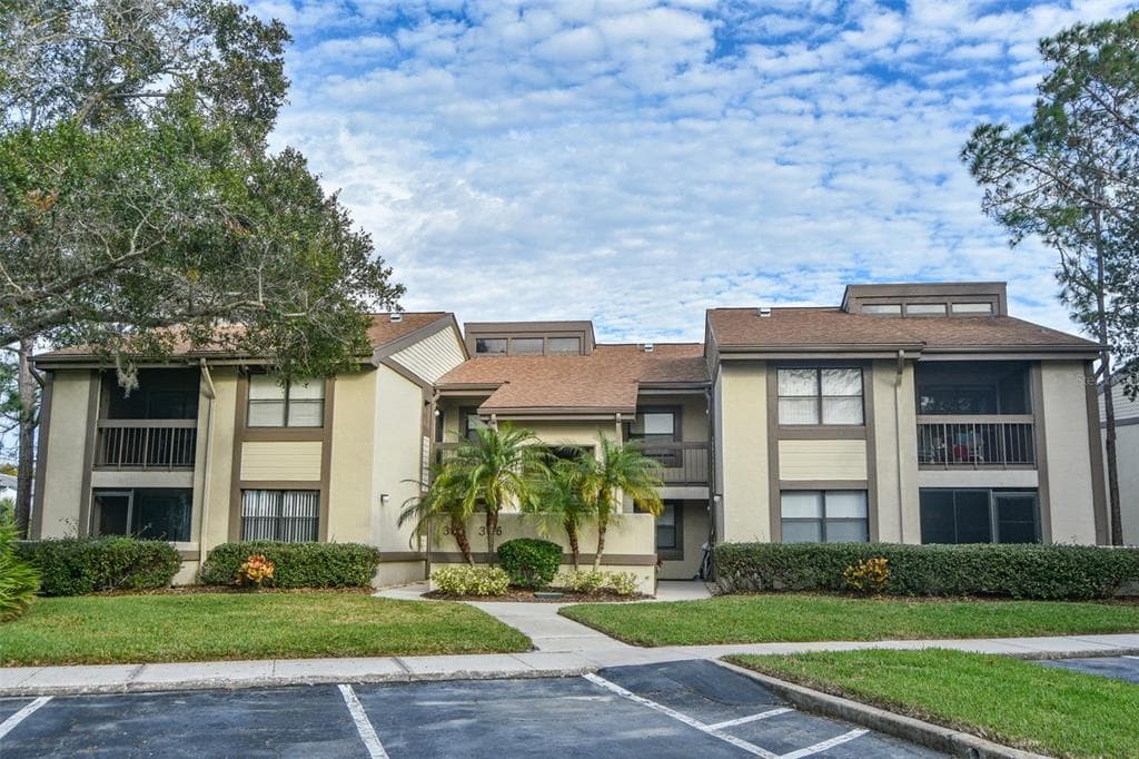 336 WOODLAKE WYNDE UNIT 42 OLDSMAR, FL 34677