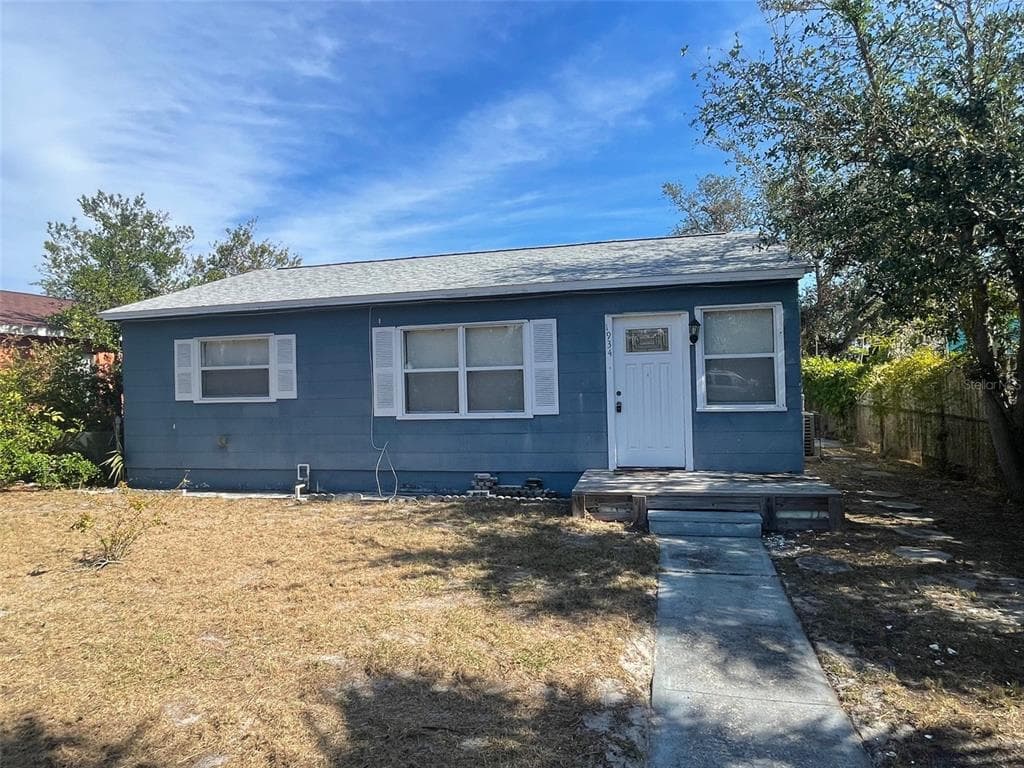 1934 43RD STREET S ST PETERSBURG, FL 33711