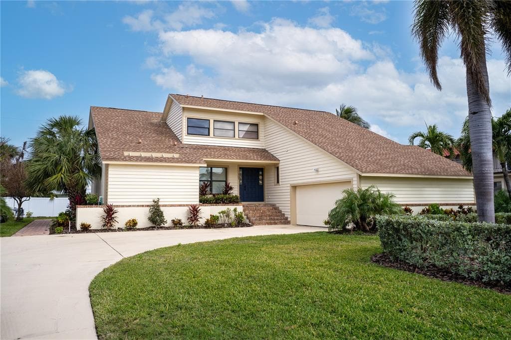 107 17TH STREET BELLEAIR BEACH, FL 33786