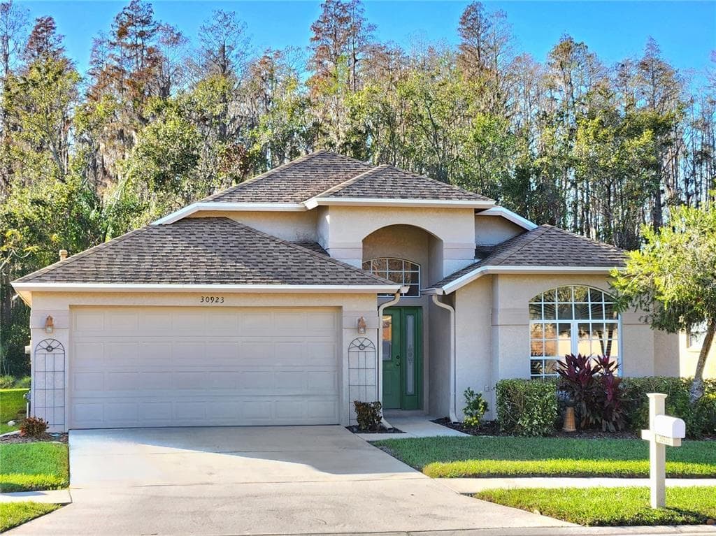 30923 BURLEIGH DRIVE WESLEY CHAPEL, FL 33543