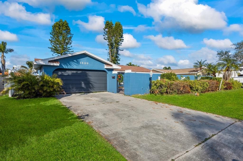 1409 NE 49TH AVENUE NE ST PETERSBURG, FL 33703