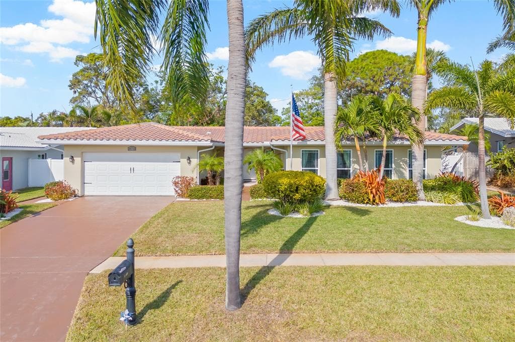 14715 CROWN DRIVE LARGO, FL 33774