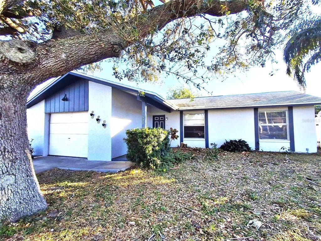 11528 107TH AVENUE LARGO, FL 33778