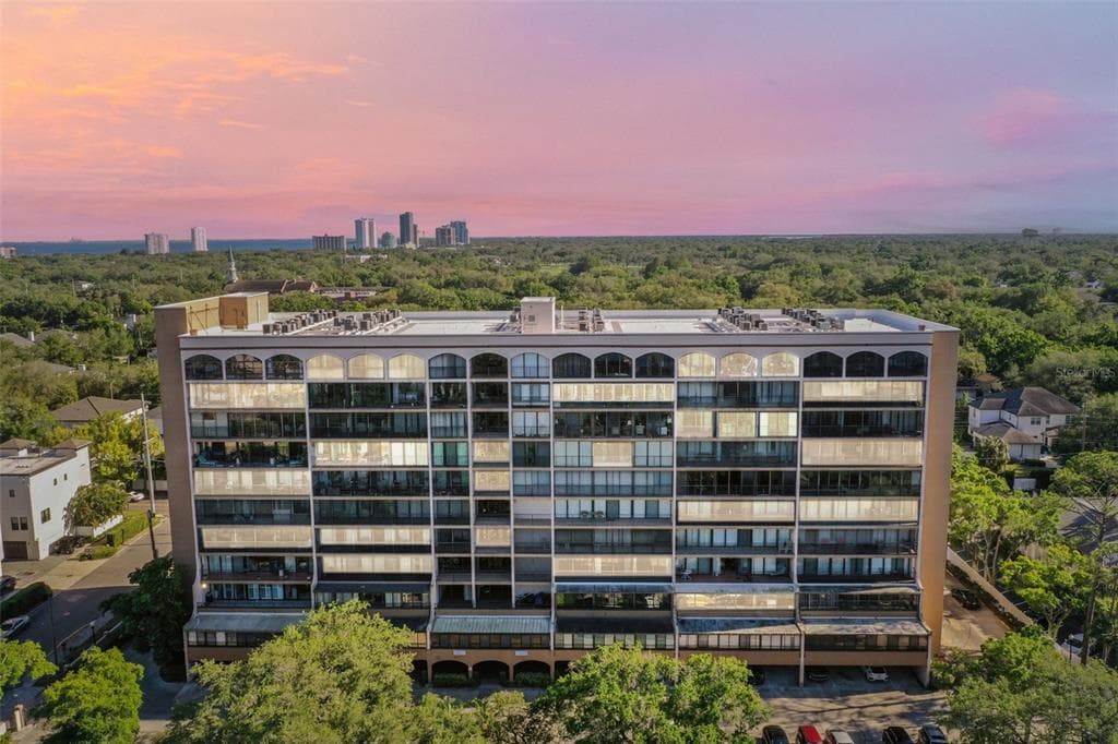 3211 W SWANN AVENUE UNIT 701 TAMPA, FL 33609