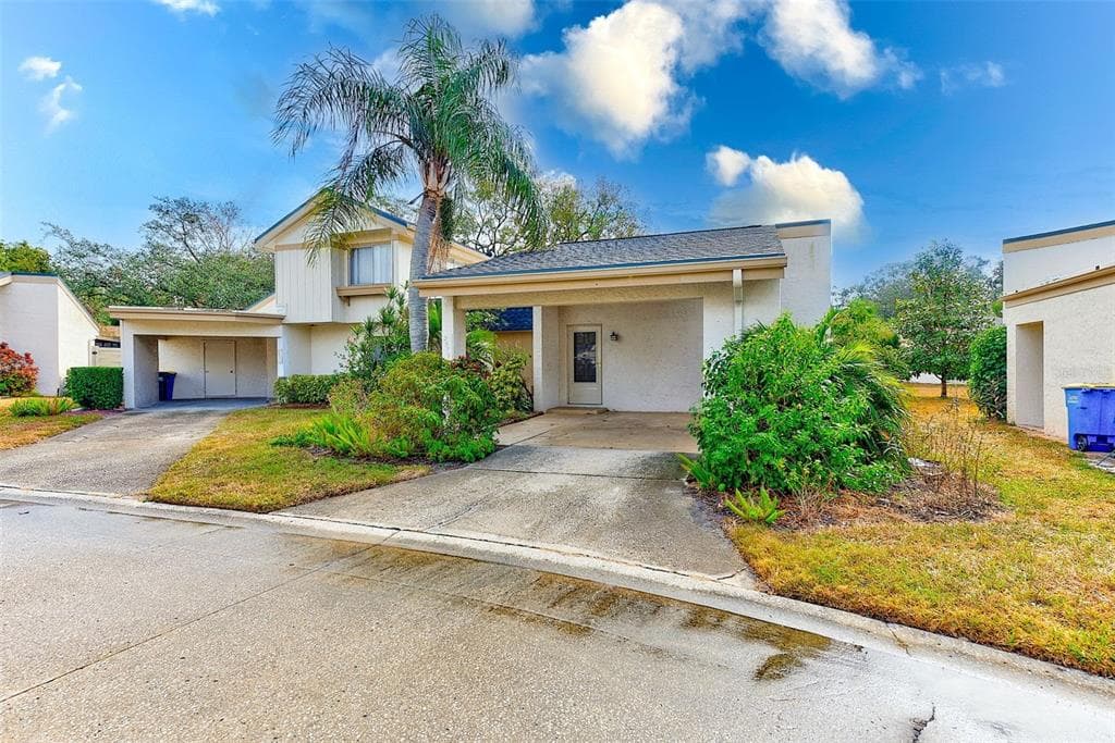 2579 FOREST RUN COURT CLEARWATER, FL 33761