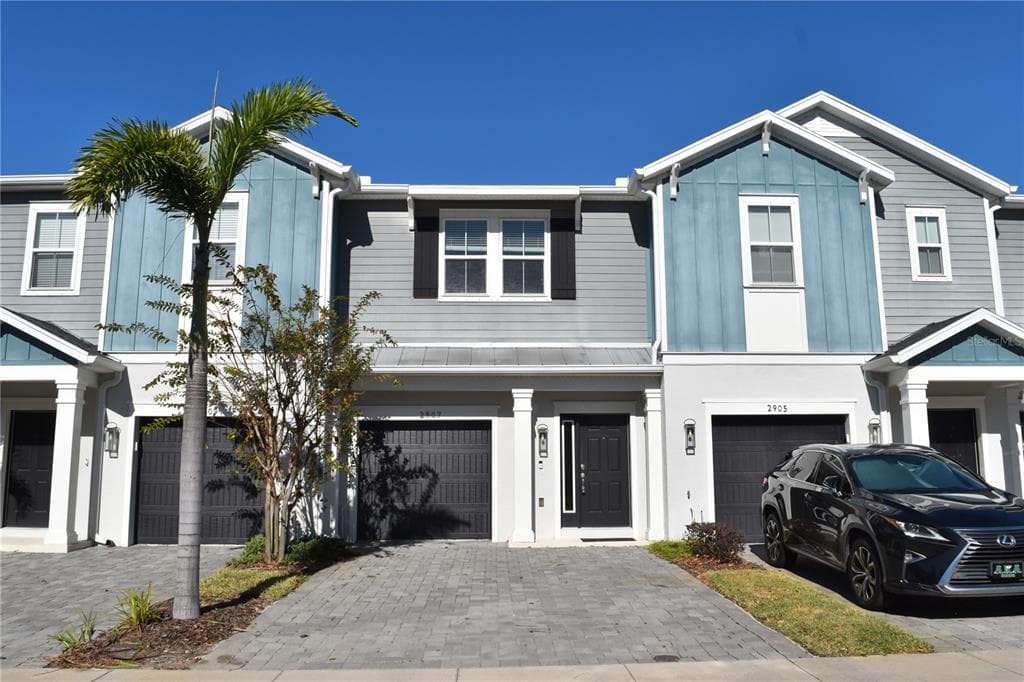 2907 GRAND KEMERTON PLACE TAMPA, FL 33618