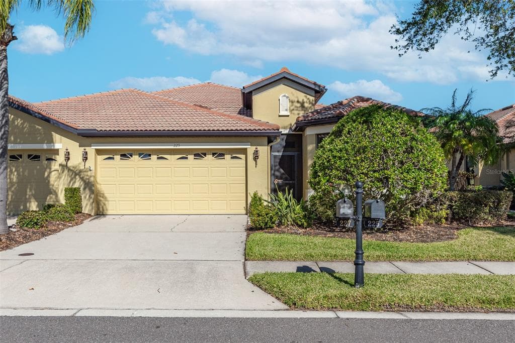 225 MYSTIC FALLS DRIVE APOLLO BEACH, FL 33572
