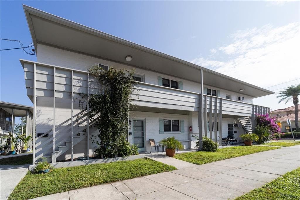 1901 HYDE PARK STREET UNIT C SARASOTA, FL 34239