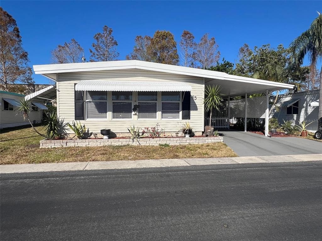 63 ROYAL PALM CIRCLE LARGO, FL 33778