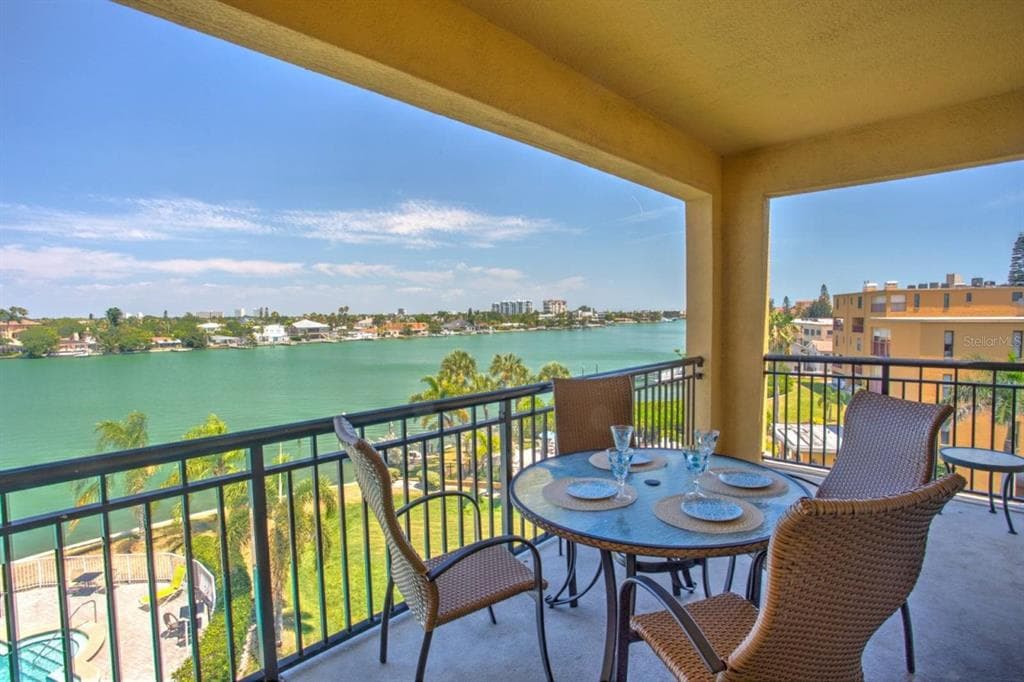 10315 GULF BOULEVARD UNIT 309 ST PETERSBURG, FL 33706