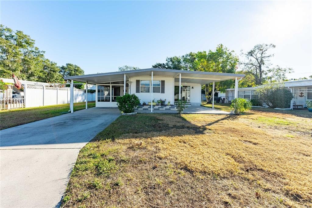 5212 BETMAR DRIVE ZEPHYRHILLS, FL 33542