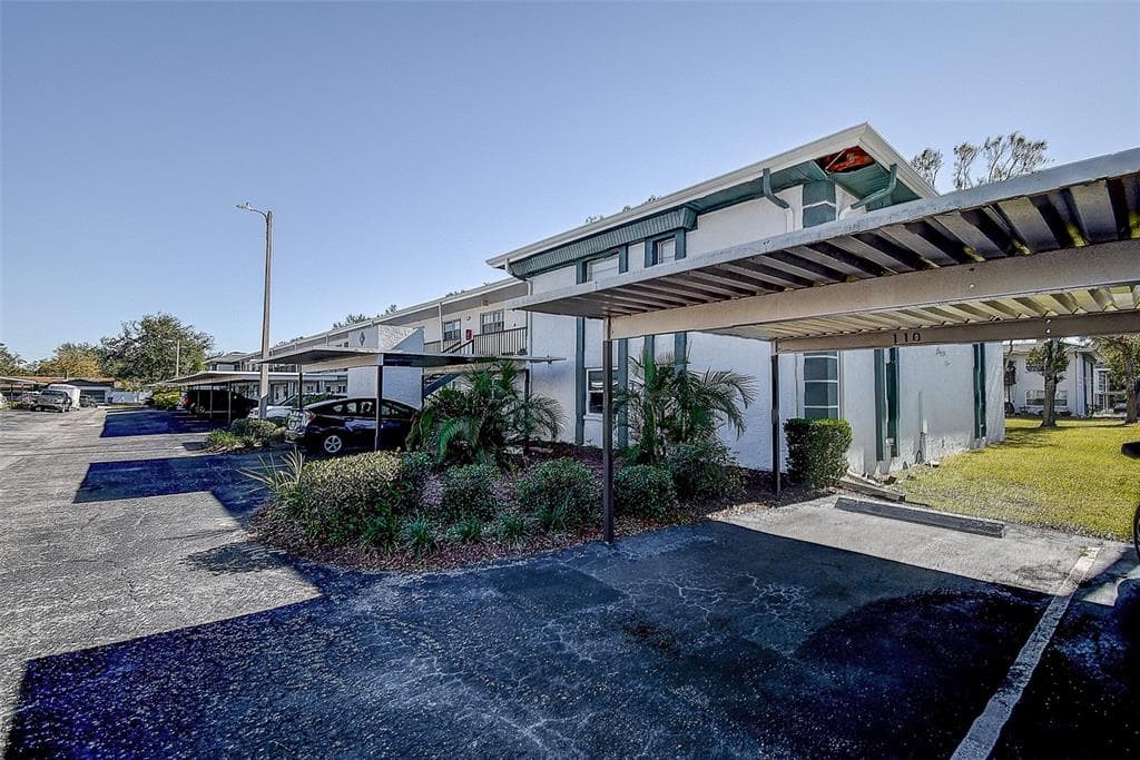 7700 92ND STREET UNIT 110 SEMINOLE, FL 33777