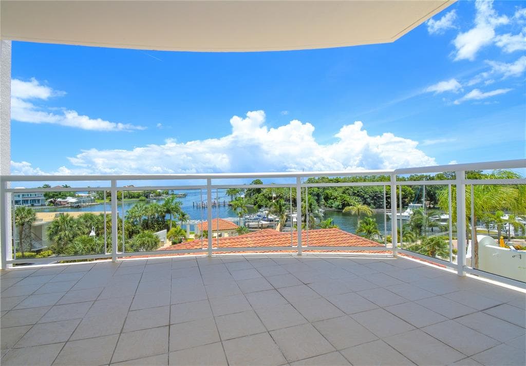 1325 SNELL ISLE BOULEVARD NE UNIT 407 ST PETERSBURG, FL 33704