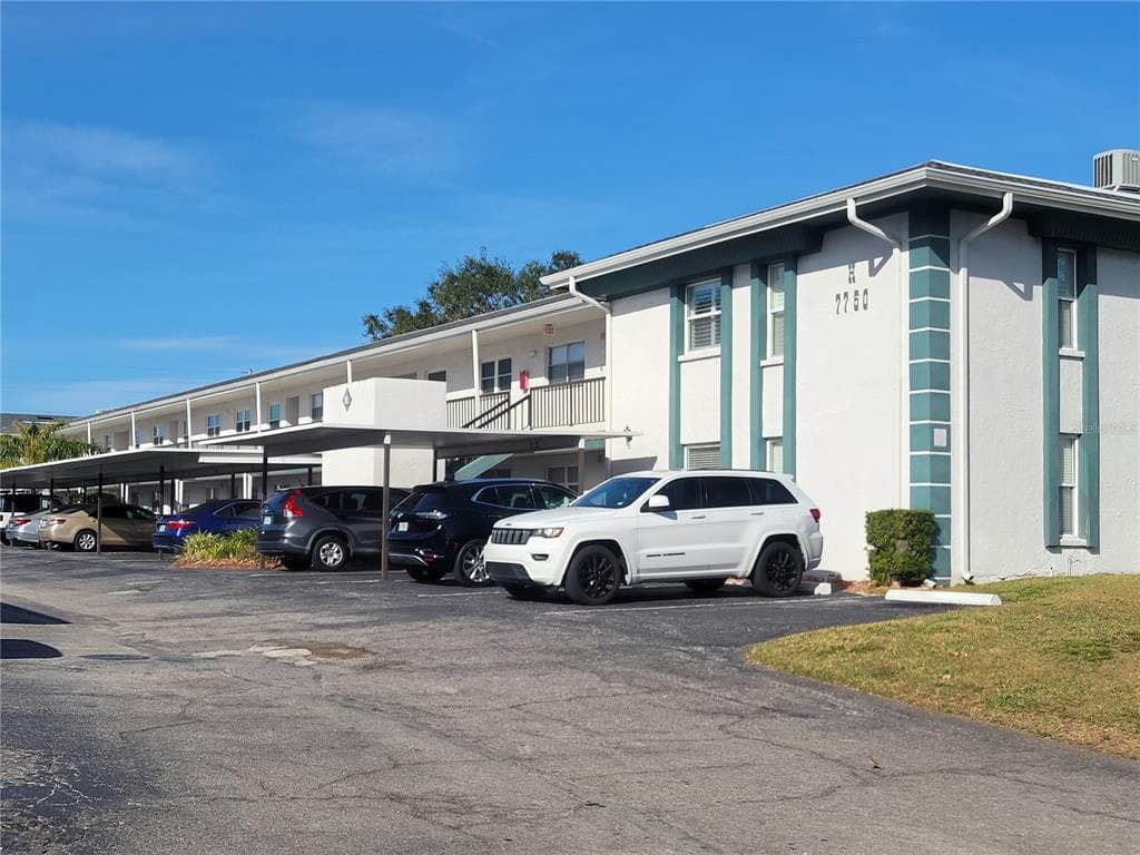 7750 92ND STREET UNIT 208 SEMINOLE, FL 33777