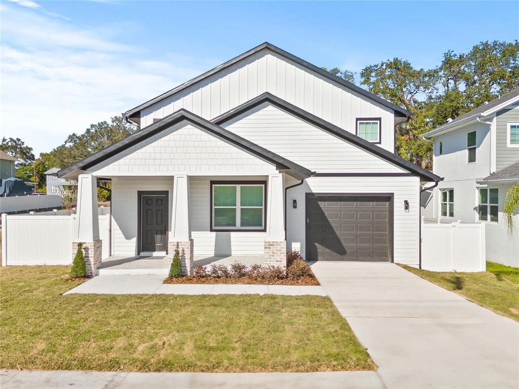3006 E COLUMBUS DRIVE TAMPA, FL 33605
