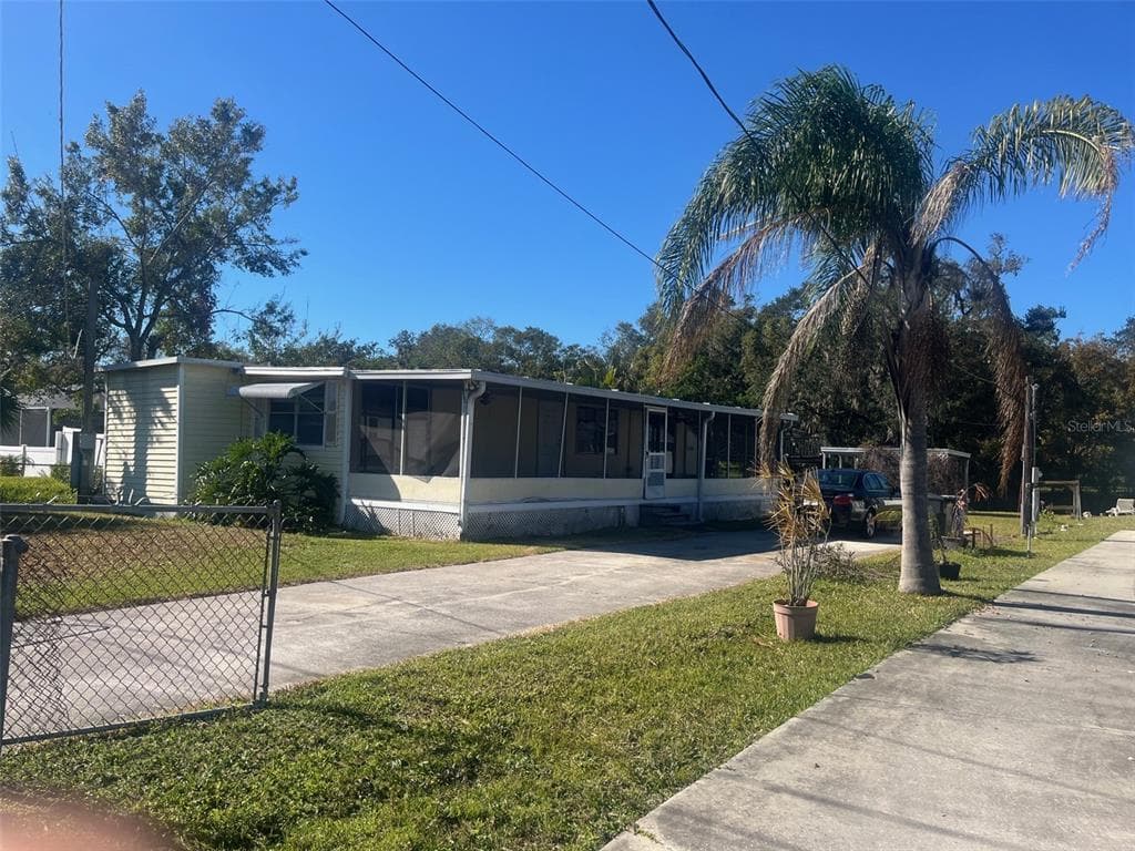 8609 PARKWAY CIRCLE RIVERVIEW, FL 33569