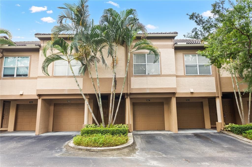 907 NORMANDY TRACE ROAD UNIT 907 TAMPA, FL 33602