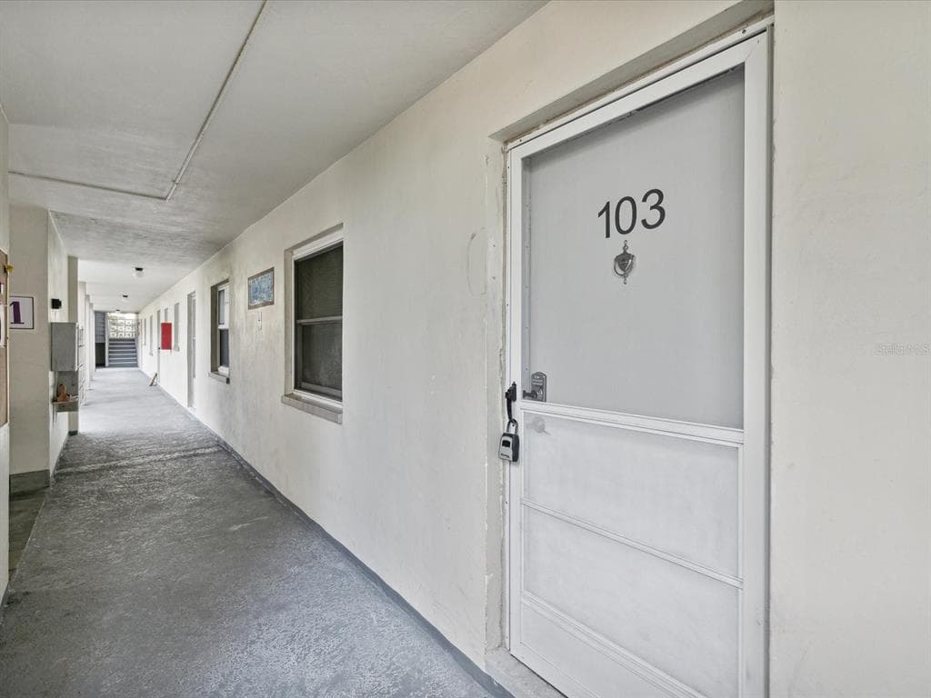 1524 LAKEVIEW ROAD UNIT 103 CLEARWATER, FL 33756