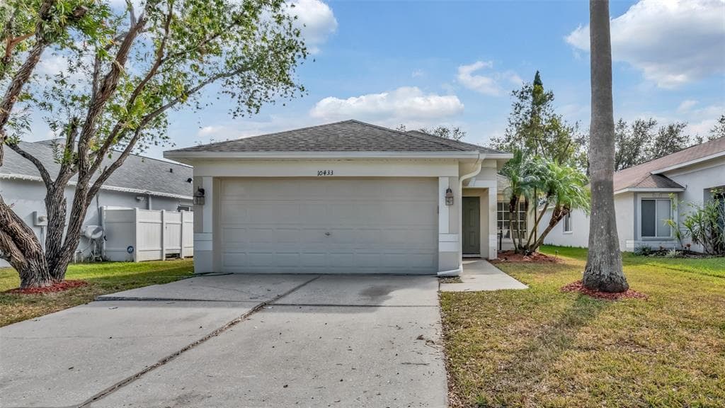 10433 ISLEWORTH AVENUE TAMPA, FL 33647