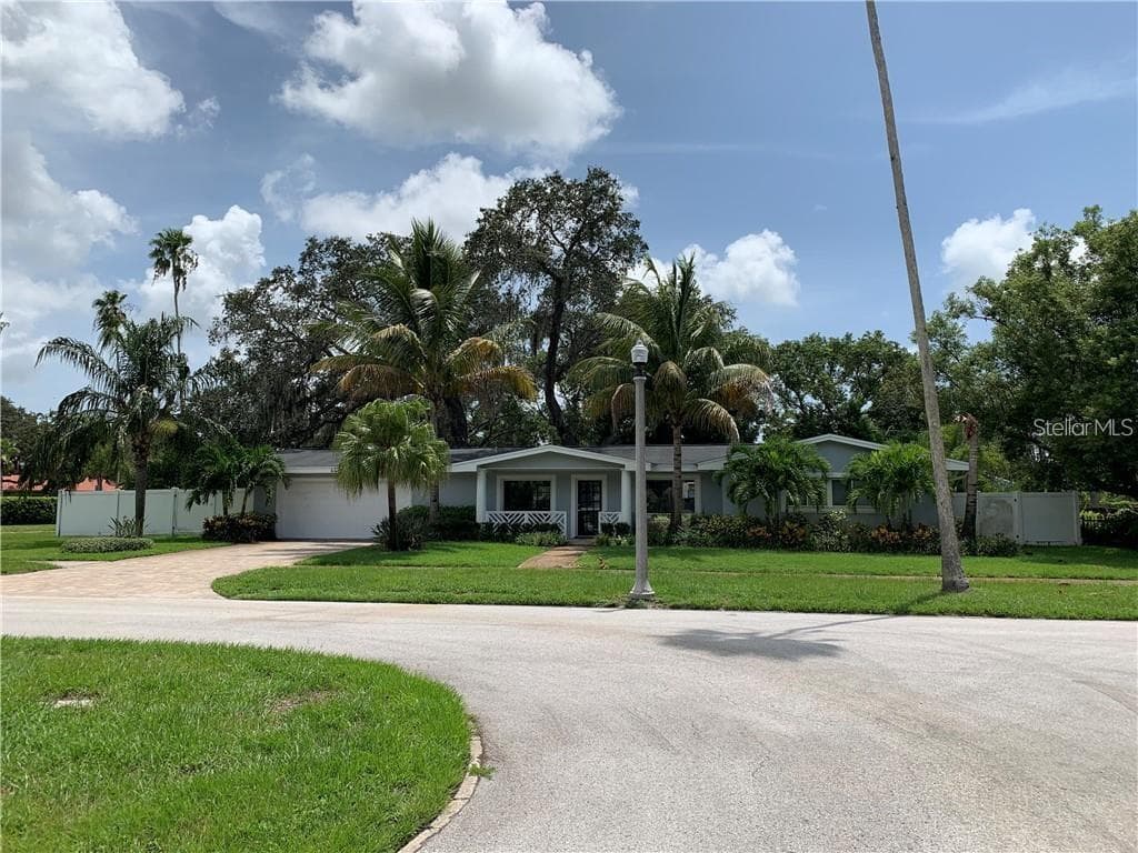 445 GARDENIA STREET BELLEAIR, FL 33756