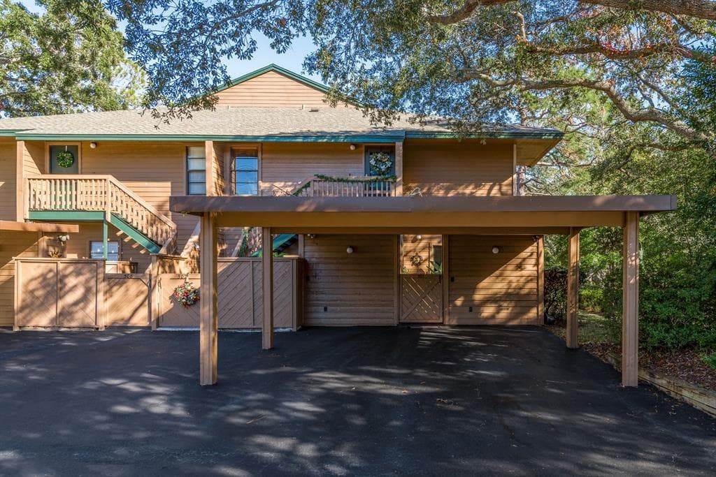 501 LENNOX ROAD W UNIT 501 PALM HARBOR, FL 34683