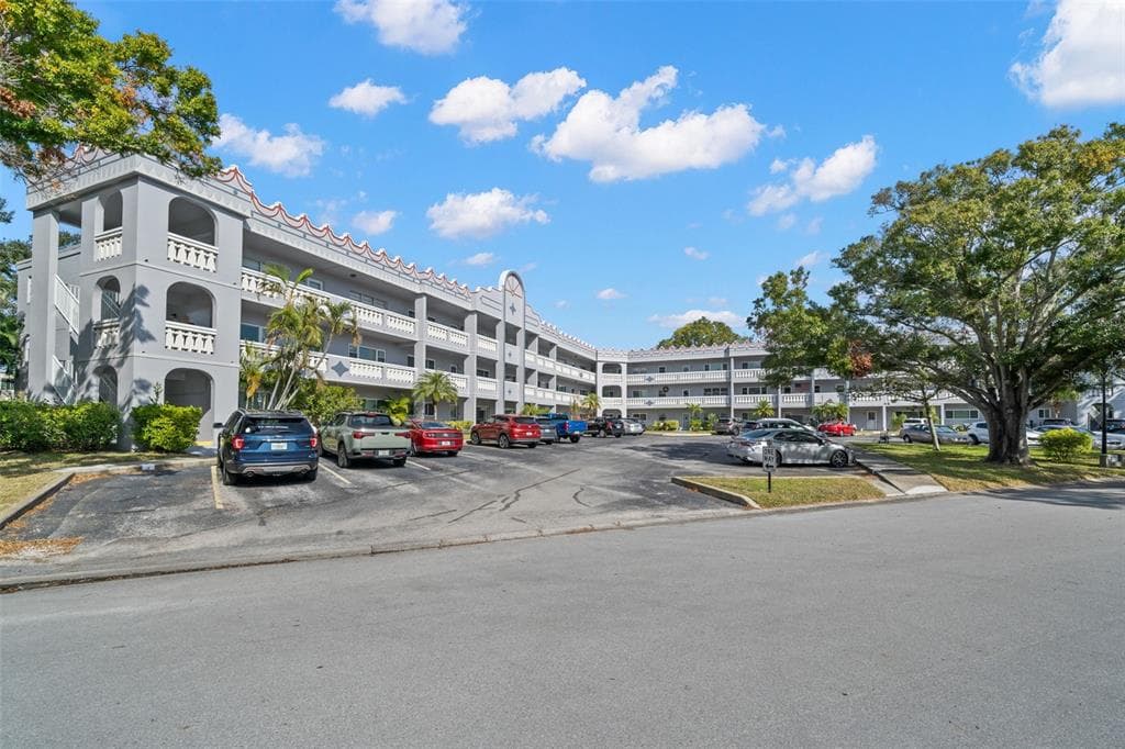 2294 SWEDISH DRIVE UNIT 4 CLEARWATER, FL 33763