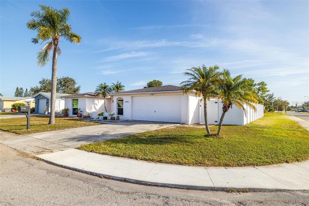 1740 SPRINT LANE HOLIDAY, FL 34691