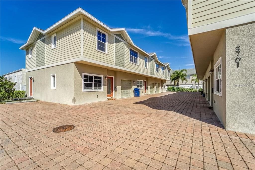 3701 W CARMEN STREET UNIT 2 TAMPA, FL 33609