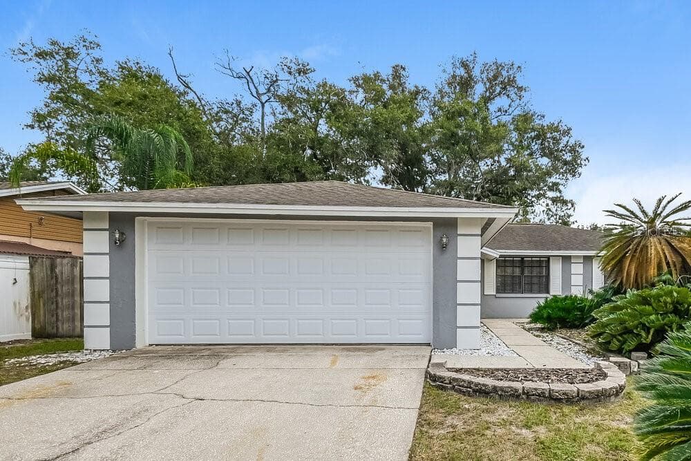 1111 BRIARPARK WAY VALRICO, FL 33596