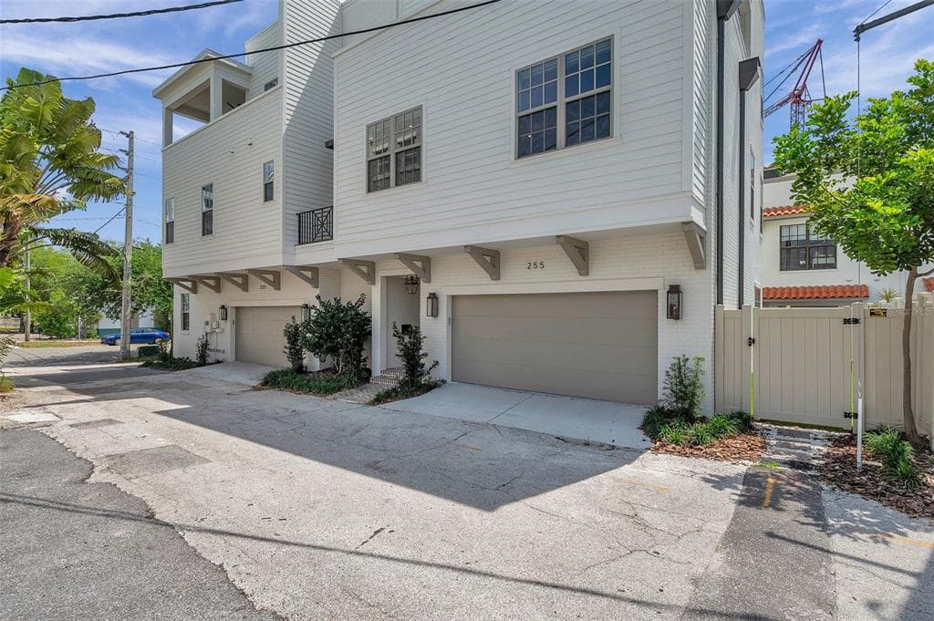 255 6TH STREET S ST PETERSBURG, FL 33701